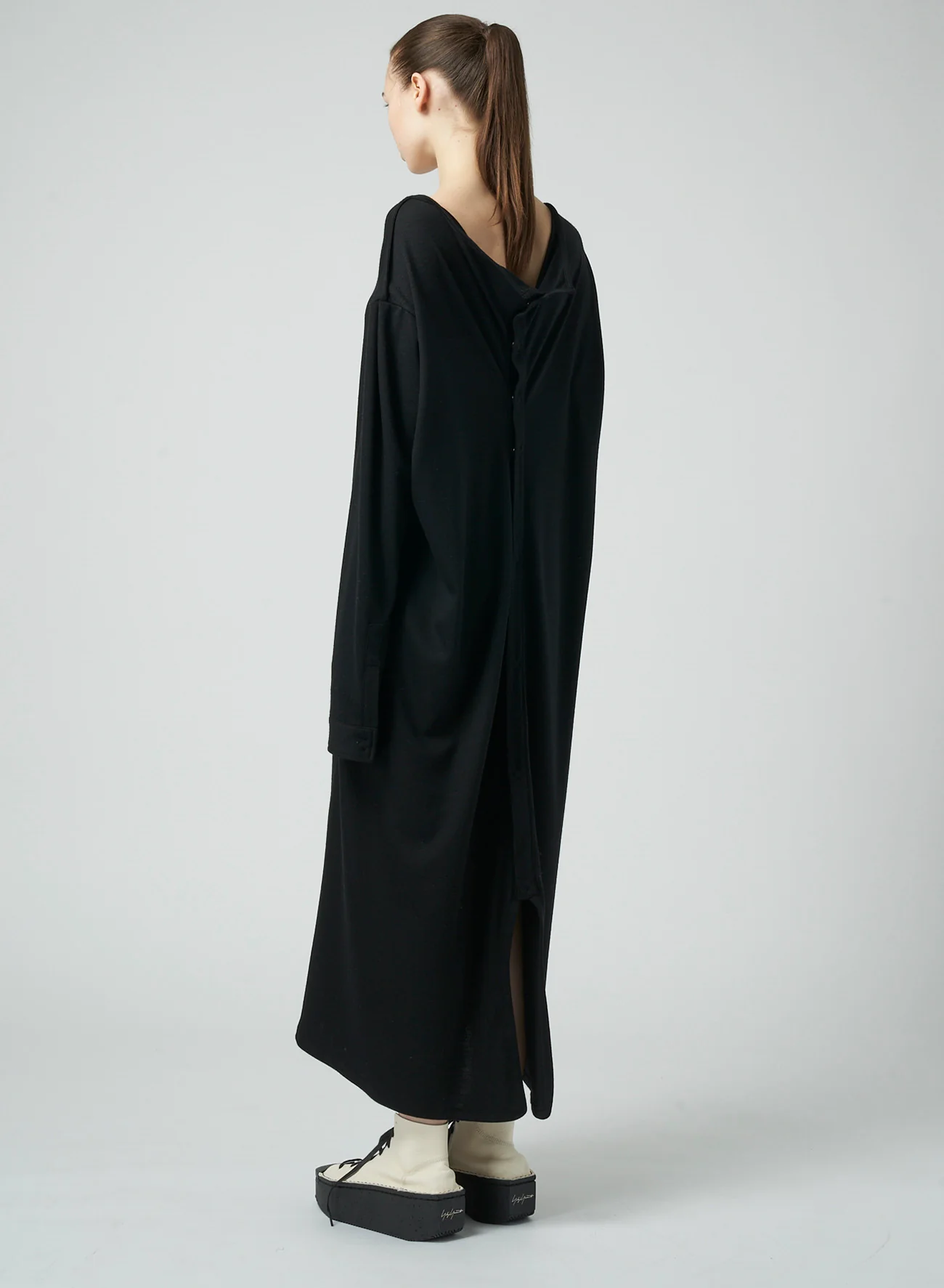 1/60 LUMINARY WOOL BACKSIDE OPENED SHIRT DRESS - Image 7
