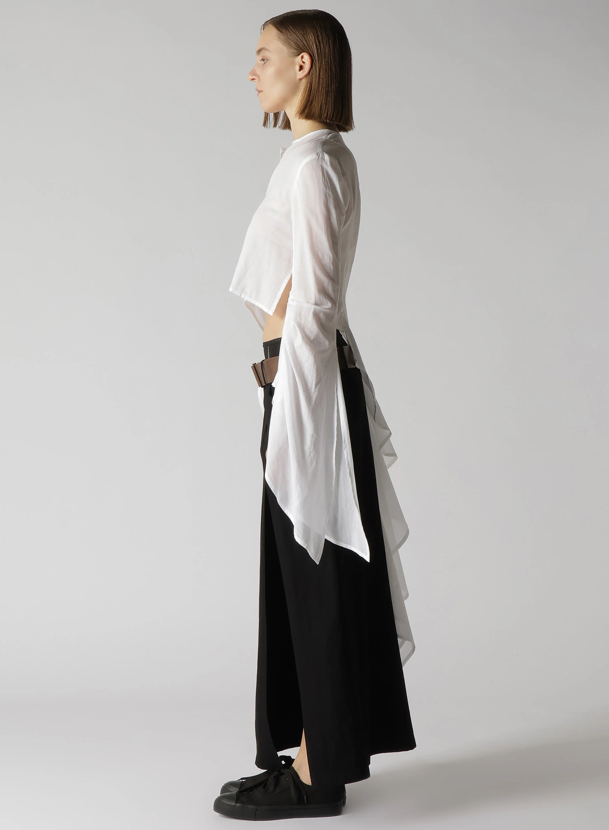 COTTON LAWN ASM SWALLOWTAIL GATHER DETAIL BLOUSE - Image 4