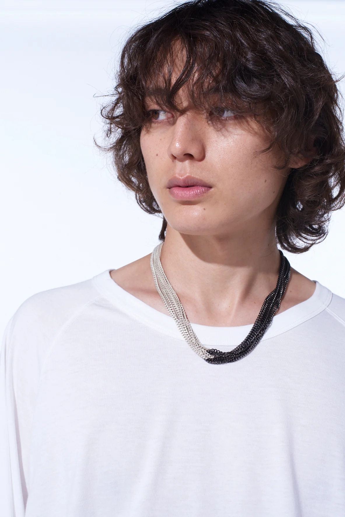 TWO-TONE CONTRAST MULTI CHAIN NECKLACE - Image 7