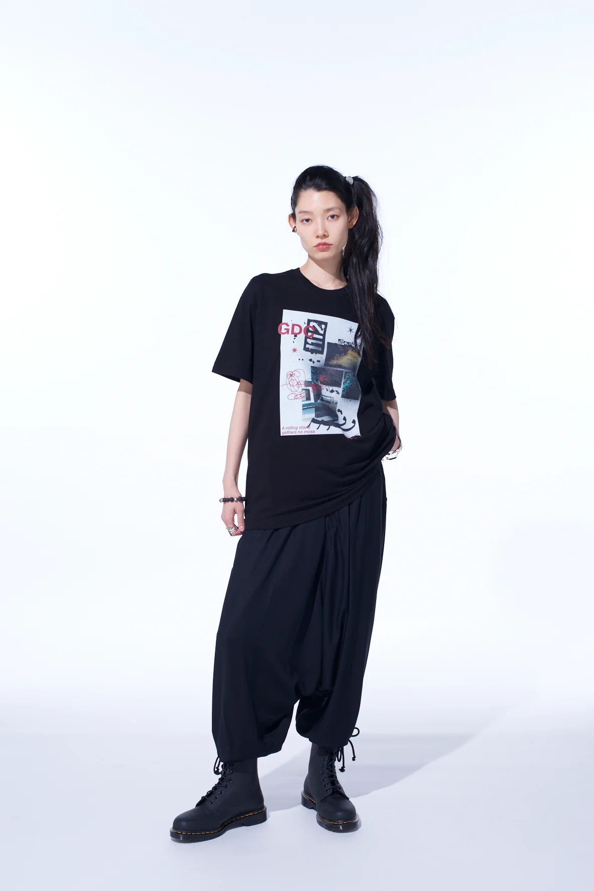 S’YTE × GDC Collaborate Collection- COLLAGE ART GRAPHIC T-SHIRT -fluctuatingly 01- - Image 10